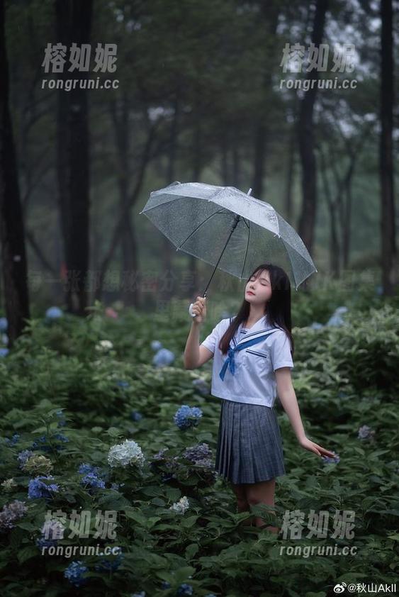 每一张都想秘密分享：秋山AkI的JK图集里藏着啥？