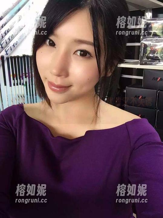 微密圈 - 童小芯白丝图集：优雅又不失诱惑的全套