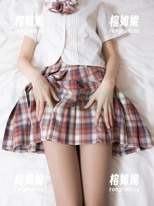 紧急企划 - 别错过！小婕裤里丝美图合集，最新力作等你来欣赏。