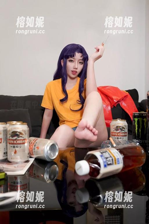 在图集中寻找绞肉姬的圣诞魔力，暖气都不够热了