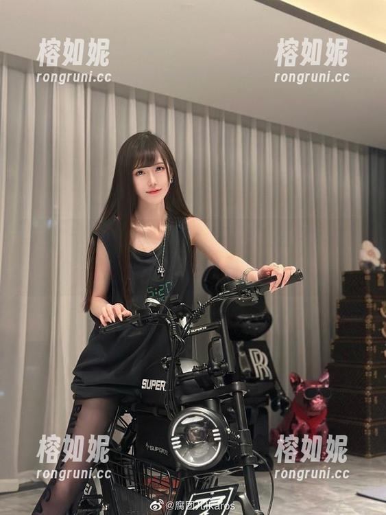 豹纹、腐团儿Ikaros，写真里隐藏的故事，你发现了吗？