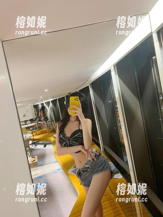 微密圈 - 原图揭秘：葛征在酒店对镜前的小秘密