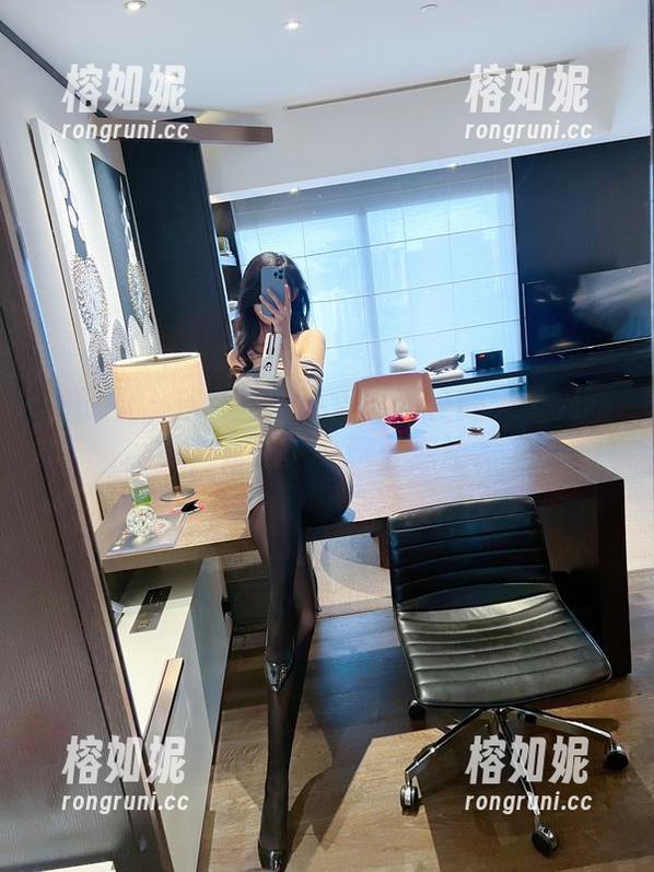 微密圈 - 连衣裙的温度：葛征的无圣光图集，竟然让人这么心动？