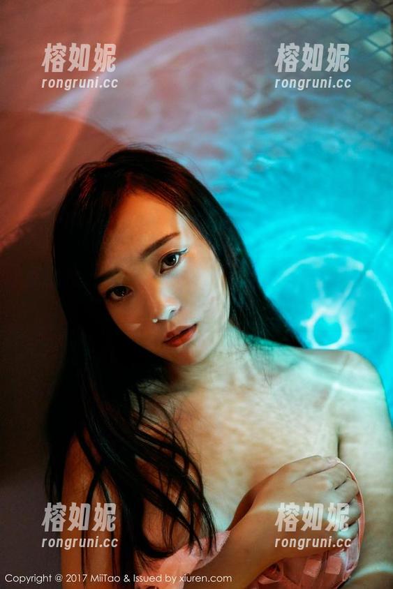 蜜桃社 - 伊琳化身高清御姐，壁纸里藏着你的春天！