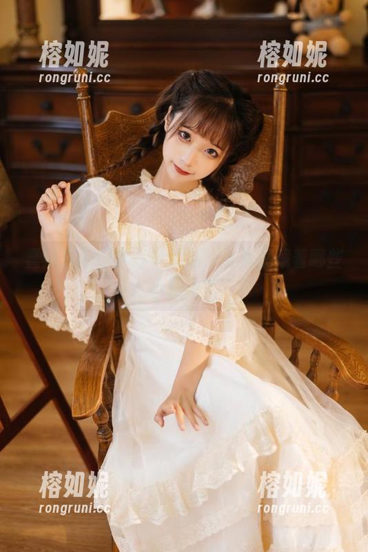 蠢沫沫的烟雾写真作品，合集里藏着哪些小秘密？