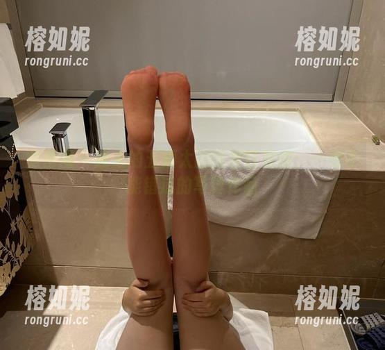 微密圈 - 迷人的五姨太的短裙狂想曲：一组不能错过的写真作品