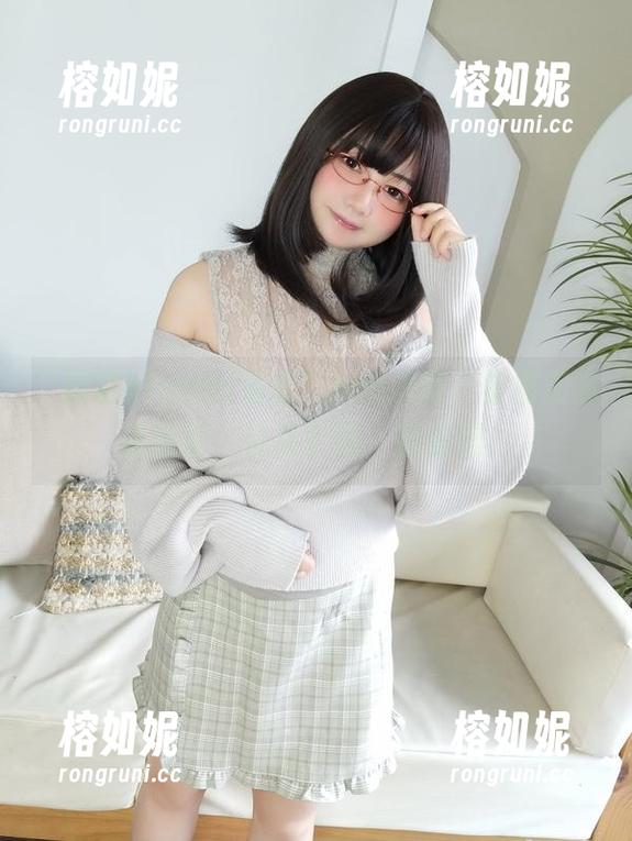 “铭铭kizami浴室”cos演绎，仿佛在你身边呢，快来下载，别磨蹭！