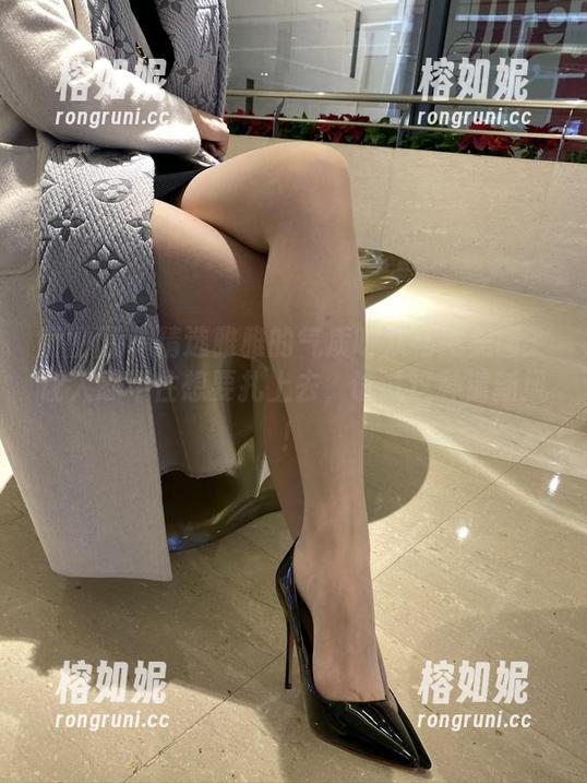 微密圈 - 精选雅雅的气质呀双马尾美图：让人忍不住想要扎上去，试试这种清新风！