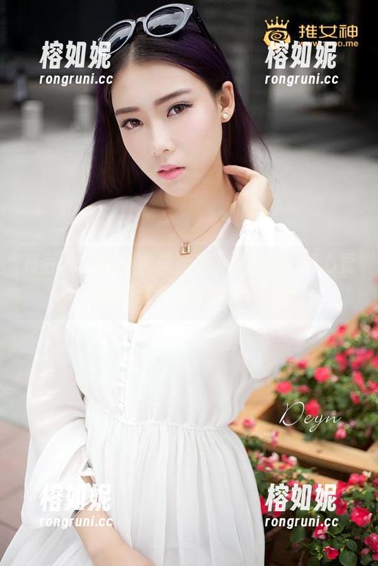 青豆客 - Ann尤美裸足合集上线，真心觉得，光是这个姿势也有点意思。