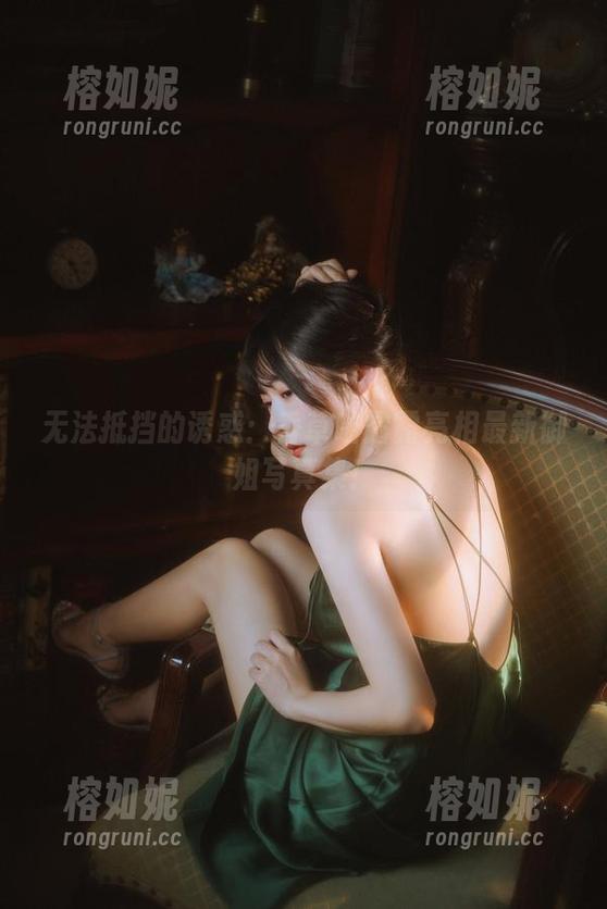 无法抵挡的诱惑：香草喵露露亮相最新御姐写真集！