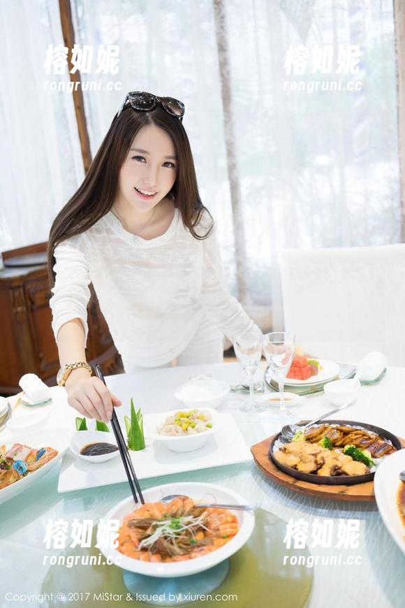 魅妍社 - 探索夏依依的身材丰腴世界：这一资源合集可真不简单！